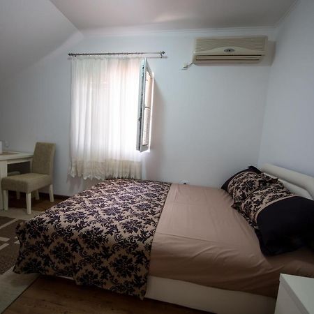 Apartments Pavicevic Тиват Экстерьер фото