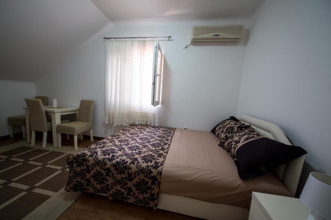 Apartments Pavicevic Тиват Экстерьер фото